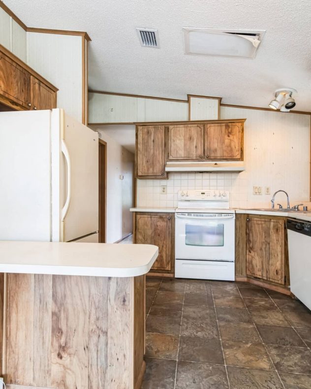 1765_W_Schwartz_Blvd_Lady_Lake_FL_32159_USA-Kitchen-IMG_3358
